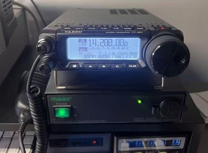 Radio equipment and power supply setup